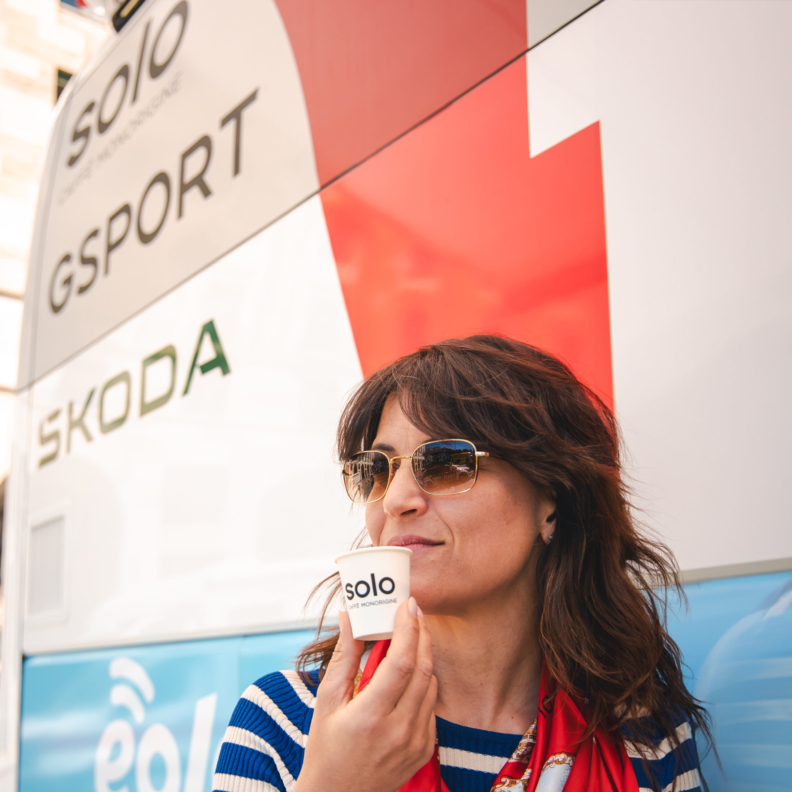 Francesca Polti durante una pausa en la quinta etapa del Giro de Italia 2024