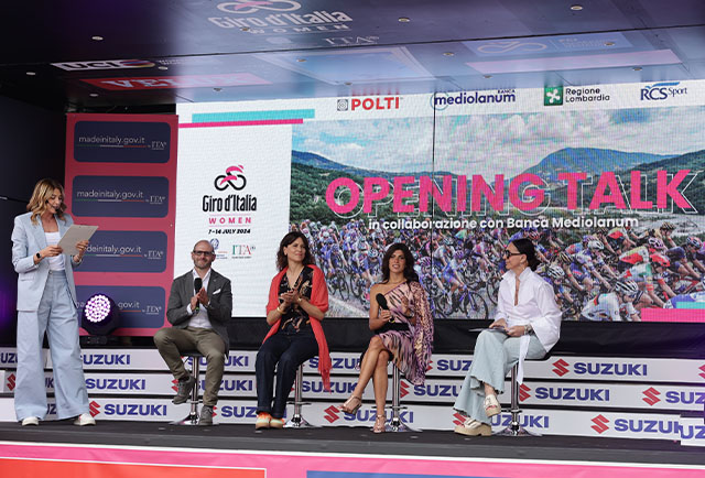 The guests of the "Opening Talk" round table organized by Banca Mediolanum are on the stage of the Giro d'Italia Women 2024